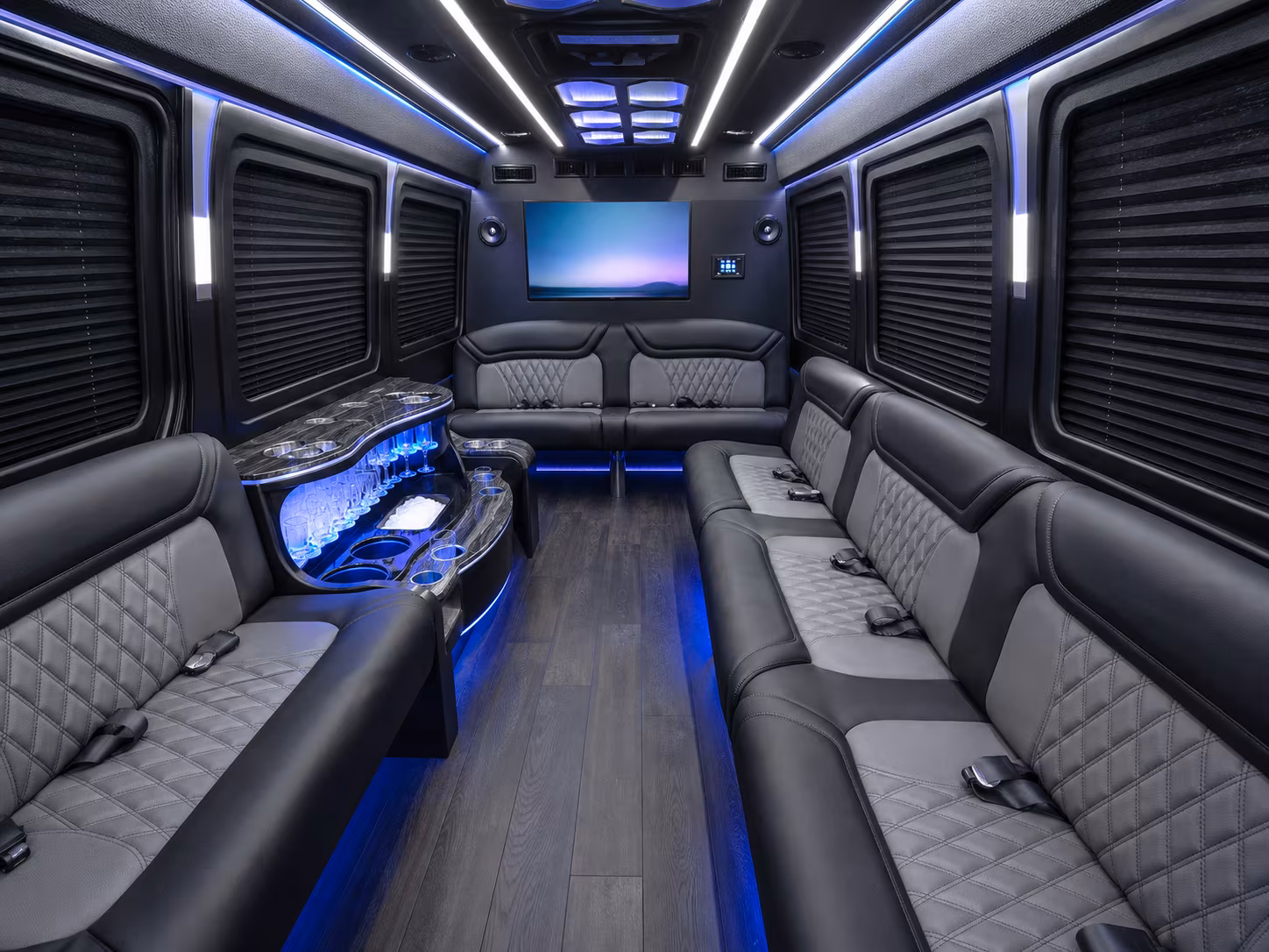 highland 30 passenger party bus