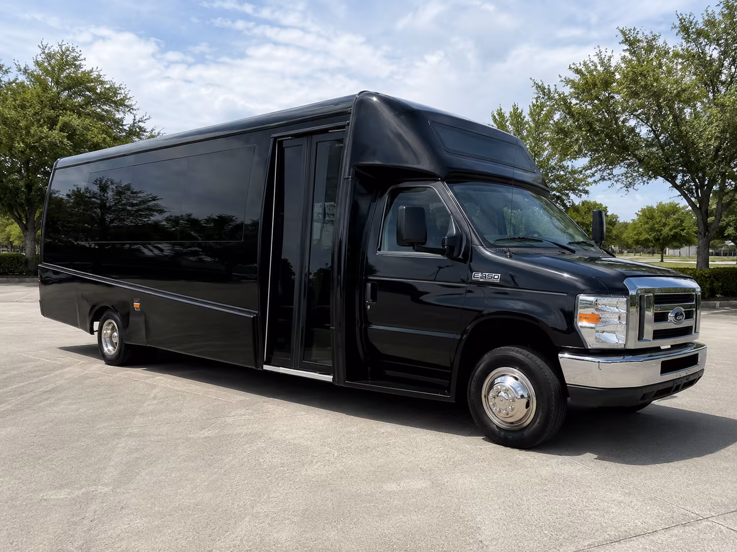 minibus rentals for the planes of fame air museum in chino
